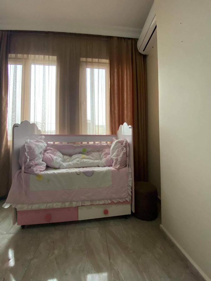 Family Hotel Batumi Bagian luar foto